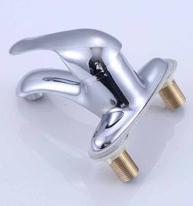 Robinet de lavabo chromé à design moderne et épuré, monocommande, double trou, <span class=keywords><strong>en</strong></span> alliage de <span class=keywords><strong>zinc</strong></span>, à montage sur plan, avec cartouche céramique, pour eau froide et chaude - Product Image 4