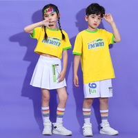 Ensemble d'uniformes de cheerleading personnalisés pour jeunes, unisexe, colorés, à manches courtes, avec haut court, jupe, short et bandeau, pour spectacles scolaires