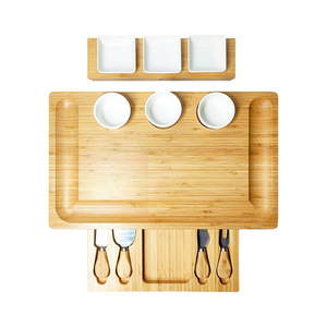 Juego de tabla de quesos de bambú con 4 cajones y juego de cuchillos de acero inoxidable para servir y entretener - Product Image 4