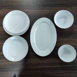 Assiettes rondes en porcelaine blanche de différentes tailles, ensemble de plats en céramique et d'assiettes à dîner pour hôtel restaurant en vrac - Product Image 5