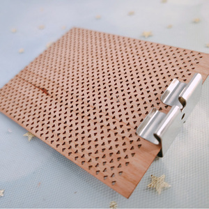Support métallique personnalisé avec logo privé pour bougies, en bois de cerisier naturel, sans fumée, avec son crépitant et base à clip, pour la fabrication de bougies. - Product Image 5