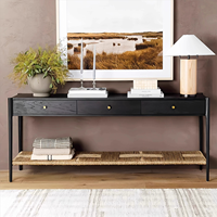 Table console moderne en chêne noir, style luxe discret, avec étagère en rotin tressé, pour entrée, couloir, hall d'entrée, maison moderne