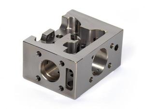 Prototypage rapide pour composants composites en titane Services d'usinage CNC personnalisés avec des pièces métalliques CNC à géométrie complexe