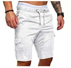 Shorts cargo décontractés pour homme, taille mi-haute, en tissu peigné respirant, avec motif uni et logo frontal - Product Image 2