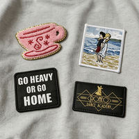 Écussons brodés personnalisés en usine, motifs de dessins animés, souvenirs de festival canin, personnages, thermocollants ou à coudre, badges tissés pour vêtements