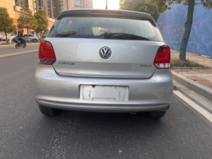 <span class=keywords><strong>Volkswagen</strong></span> <span class=keywords><strong>Polo</strong></span> Turbo berline à essence avec transmission manuelle sièges en tissu d'occasion les plus vendus - Product Image 6
