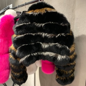 Cappotti in <span class=keywords><strong>Pelliccia</strong></span> Trendy Invernali Personalizzati 2024, Giacca Corta in <span class=keywords><strong>Pelliccia</strong></span> a Colori Abbinati per Uomo e Donna - Product Image 2