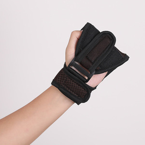 Gants de rééducation en tissu maillé respirant pour le soutien des doigts et la rééducation post-AVC - Product Image 2