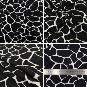 Usine en gros 80gsm 150cm tissu tissé Polyester crêpe imprimé mousseline de soie Abaya Nida tissu de haute qualité - Product Image 6
