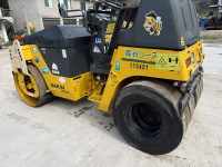 Rouleau compresseur vibrant monocylindre Sakai TW504 d'occasion efficace de 4 tonnes – Vente chaude – Rouleau combiné d'origine