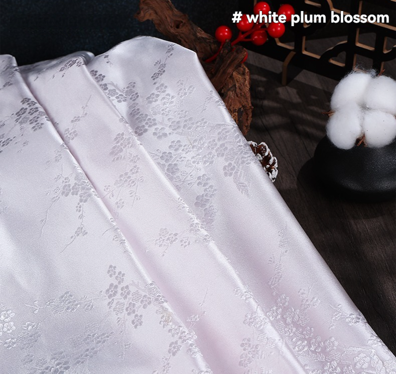 # ดอกพลัมสีขาว