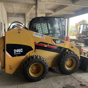 Mini MINICARGADORA Caterpillar 246C con motor de bomba de transmisión Una pequeña máquina de construcción multifuncional - Product Image 1