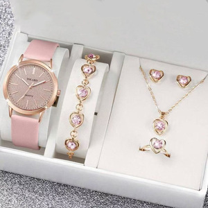Nouvelle montre à quartz en alliage de <span class=keywords><strong>luxe</strong></span> pour <span class=keywords><strong>femmes</strong></span> avec cadran en verre, pointeur élégant, style décontracté, sportif, rétro, cadeau de la Saint-Valentin - Product Image 4
