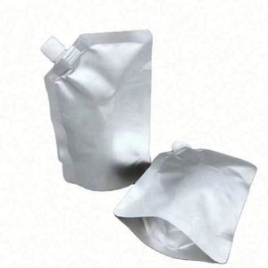 Pochettes souples personnalisées à bec oblique 1L 1.5L pour Vodka, Smoothies, Jus, Bière, Boissons – en plastique recyclable avec bec verseur en aluminium - Product Image 1