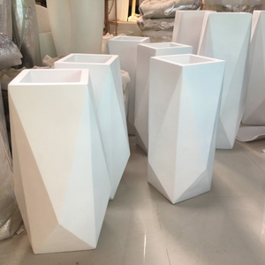 Macetas de Fibra de Vidrio Blancas para Paisajismo Comercial, Elegantes Macetas Geométricas Altas para Centros Comerciales - Product Image 5