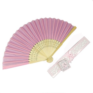 Elegante Ventaglio da Sposa Femminile 21CM con Manico in Bambù, Stampa su Seta Bianca, Design a Scatola Cava per Feste Nuziali - Product Image 6