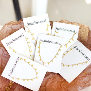 Collar de acero inoxidable para damas Estrellas <span class=keywords><strong>y</strong></span> Luna sin deslustre Collar de acero inoxidable triangular chapado en oro - Product Image 1