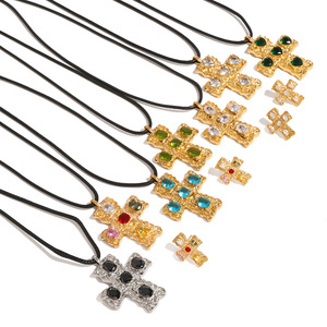 Collar de Cruz de Acero Inoxidable Estilo Europeo Americano con Cristales de Estrás, Chapado en Oro de 18K, Cadena para Clavícula, de Alta Gama, Unisex para Mujer - Product Image 2
