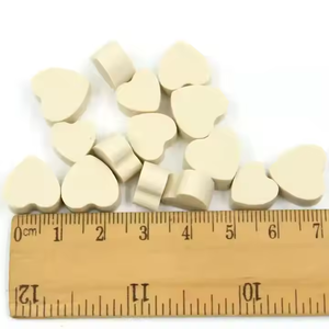 Fabrication de friandises saines pour animaux de compagnie personnalisables nourriture pour chiens saveur de lait délicieux forme d'amour chien friandises dentaires collations pour animaux de compagnie pour la formation - Product Image 3