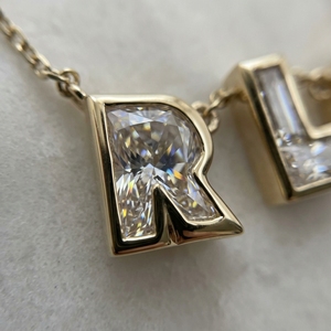 Collana Personalizzata con Iniziale per Donne, Ciondolo a Lettera in Ottone Placcato Oro 18K - Product Image 4