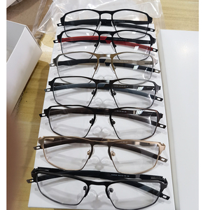 Stock Liquidación mezcla al azar surtido moda aluminio metal deportes gafas Hombre Mujer Deporte gafas ópticas <span class=keywords><strong>FRA</strong></span> - Product Image 1