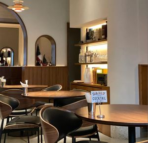 Bộ bàn ghế nhà hàng phong cách hiện đại, chất liệu gỗ, dùng cho nhà hàng pizza, nướng thịt. - Product Image 2