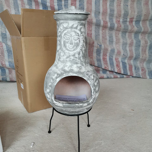 Chiminea d'argile en <span class=keywords><strong>terre</strong></span> <span class=keywords><strong>cuite</strong></span> extérieure faite à la main avec cheminée de décor de jardin de conception de visage de soleil - Product Image 2
