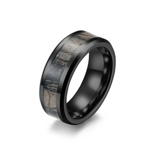 Anillo de camuflaje de acero de tungsteno para hombre, banda negra de 8mm, joyería informal, anillo para dedo índice, resistente a los arañazos, a prueba de cuchillos - Product Image 1