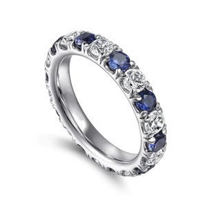 Anello Eternity da Donna Q508 in Argento 925 con Zaffiro Taglio Brillante e Montatura a Griffe, Gioiello Raffinato per Fidanzamento - Product Image 5