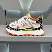 2024 nuevos zapatos deportivos informales con aumento de suela gruesa de superficie de malla transpirable para hombres