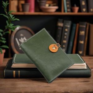 Porta Pasaportes de Cuero Genuino Personalizable Boshiho, con Espacios para Sublimación de Logotipo, Resistente al Agua, Espacios Editables para - Product Image 1