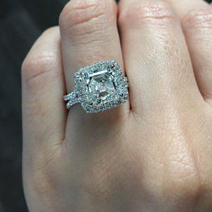 Anello da Donna F998 con Diamante Taglio Asscher, Pietra Naturale, Stile Classico per Fidanzamento - Product Image 2