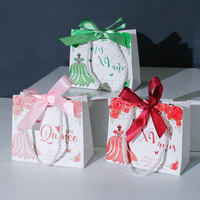 Sacs à provisions en papier de luxe recyclés personnalisés Sac cadeau d'emballage de vêtements recyclés avec ruban impression d'écran personnalisée avec votre propre logo