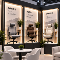 Stand d'exposition professionnel sur mesure 20x20 pour mobilier de bureau avec présentoir de produits 4 zones, espace de réunion et comptoir d'accueil pour NeoCon 2026