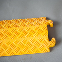 Protection de câbles pour la sécurité routière, durable, 1 canal, rampe de protection pour câbles