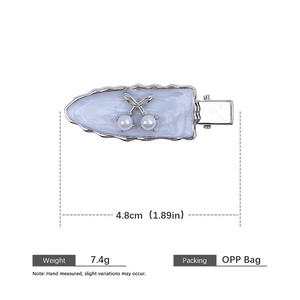 Femmes 2025 Nouveau Design Silver Cherry Cat Pinces crocodiles décoratives Fashion Elegant Chic in Stock Épingles à cheveux Accessoires pour le quotidien - Product Image 4