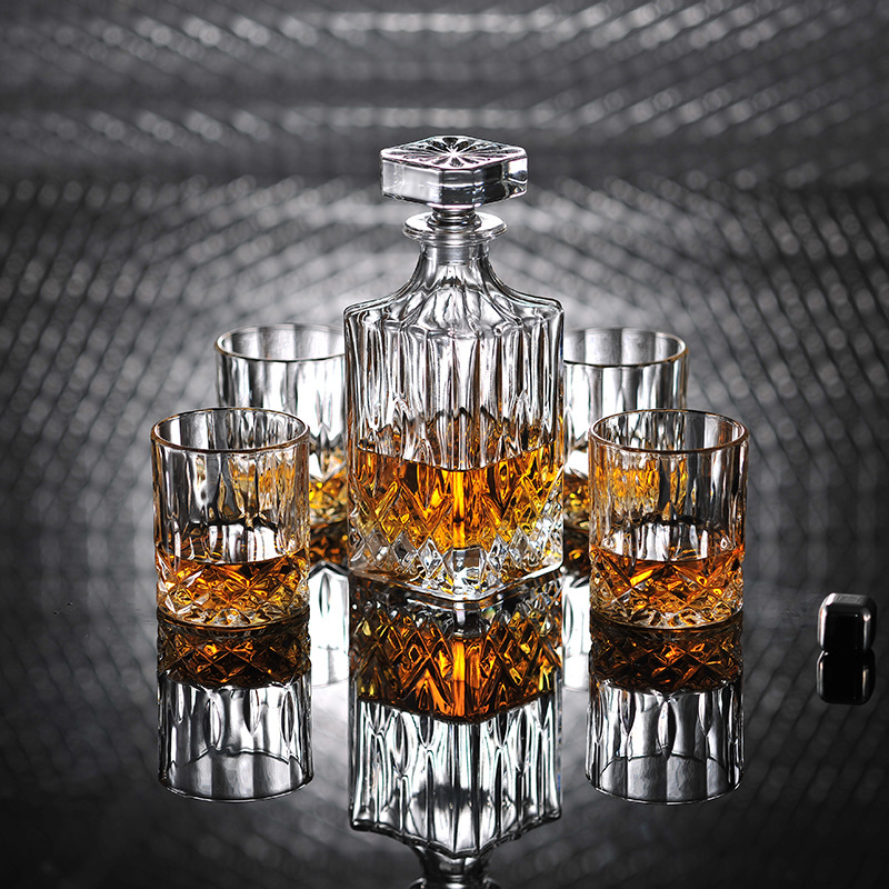 Amazon hot sale 750ml/26oz Whiskey Glasses & whiskey decanter set with gift box whiskey