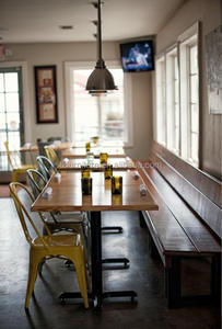 Meubles de style rétro bon marché, table de salle à manger en bois avec pieds en métal, table de restaurant en bois - Product Image 4