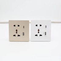 Enchufe de Pared Universal BENDI C20 10A 220V de 5 Pines con USB-A+C PD, Carga Rápida, Panel de PC Ignífugo, Estándar IP22, Conexión a Tierra, 4 Colores