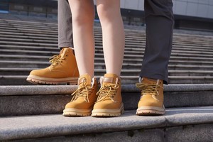 Service personnalisé, chaussures confortables d'escalade et d'entraînement, bottes Martin jaunes antidérapantes, chaussures de sécurité, bottes tactiques - Product Image 5