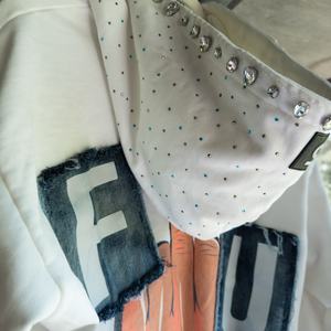 Sudadera con Capucha para Hombre, Estilo Urbano, Felpa Francesa de 420 g/m², Impresión DTG Personalizada, Diseño Cuadrado, Efecto Desgastado, Bordado con Tachuelas, Cierre de Cremallera - Product Image 6