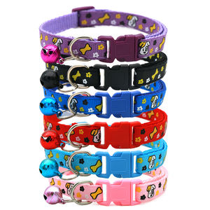 Super mignon collier <span class=keywords><strong>6</strong></span> couleurs pour chien et chat cou réglable avec petite cloche solide polyester nylon matériel caractéristiques animaux os imprimer - Product Image 1