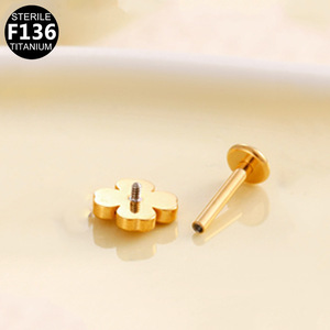 Boucles d'oreilles en titane F136 avec zircon en forme de fleur et filetage interne pour piercing du cartilage - Product Image 5