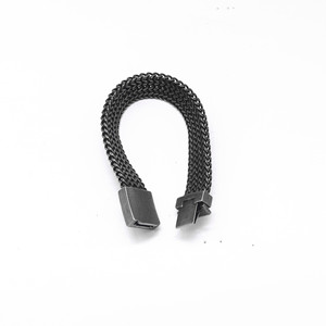 Yunnique Pulsera de cadena de acero de titanio para hombre, cierre magnético geométrico negro, estilo punk, regalo de joyería - Product Image 2