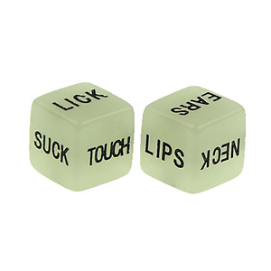 Lot de 2 dés de jeu luminescents de 16 mm pour couples, gravés, pour la Saint-Valentin, les mariages et les anniversaires - Product Image 3