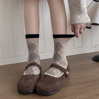 Chaussettes en laine sans couture pour femmes, épaisses et chaudes pour l'automne et l'hiver, chaussettes en forme de losange de style scolaire pour femmes