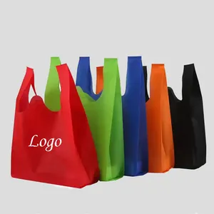 थोक पीपी गैर बुना शॉपिंग बैग छोटे व्यवसाय के लिए अपना खुद का लोगो फ्लैट बॉटम डाई-कट गैर बुना टी-शर्ट बैग अनुकूलित करें