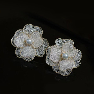 wholesale Jewelry 14K Gold Filled Floral <b>Stud</b> Earrings, Italian Metal Lace Craft Natural Freshwater Pearl Flower Earrings - Product Image 3