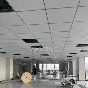 Plaques de <span class=keywords><strong>plafond</strong></span> suspendu en plâtre peintes en blanc 60*60mm, bord carré, âme en plaque de plâtre de haute qualité avec grille métallique - Product Image 3