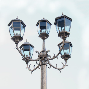 Lampadaire de jardin extérieur en fer, LED blanc chaud, abat-jour en verre, IP66, AC 220V, 2700K, garantie 10 ans, détecteur de mouvement, alimenté par énergie solaire - Product Image 5